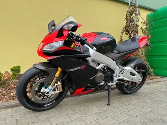 Aprilia RSV4 1000 FACTORY - 13