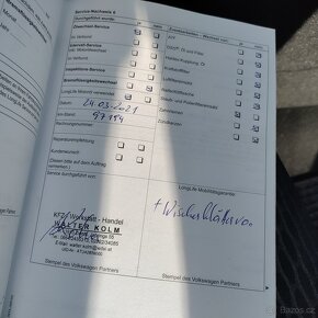 Volkswagen Golf, KRASNY,105TKM,SERVISKA,VYBAVA - 13