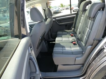 Volkswagen Touran 1.4 TSi MATCH,7.míst,serviska - 13