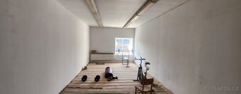 Multifunknční areál - dílny, kanceláře, byty - 13