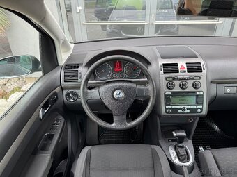 Volkswagen Touran 1,4 TSI 103kW DSG TREND TOP STAV - 13