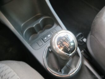 ŠKODA ROOMSTER 1.2 HTP 51kW 1.MAJITEL MÁLO KM - 13