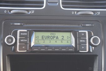 Volkswagen Golf 1.6 TDI BOHATÁ VÝBAVA NOVÁ STK PRVNÍ MAJITEL - 13