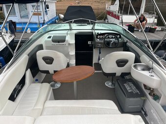 REGAL 2250 5.7MPI kajutový motorový člun - 13