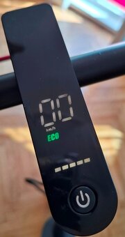 Prodám elektrokoloběžku Sencor S30, TOP stav - 13