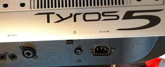 61klávesové digitální pracovní stanice Yamaha Tyros 5, repro - 13