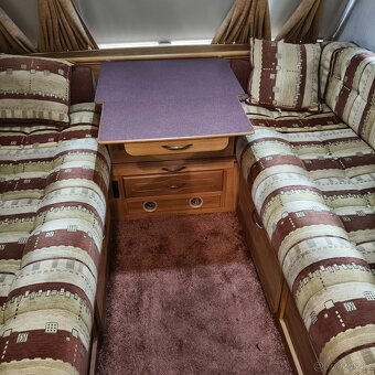 Anglický karavan pro 5 osob - 13