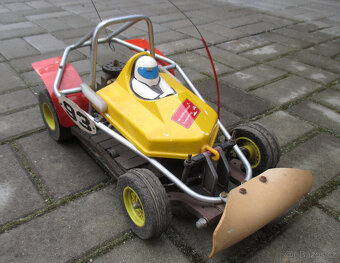 Starší model rc auto buggy dělané na elektro motor - 13