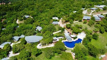 2BD&2BT Wooden Bungalow Diamond Hill Resort, Roatan - 13