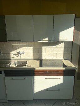 Kuchyňská linka se spotřebiči - 13