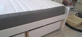 Postel s úložnými prostory - 13