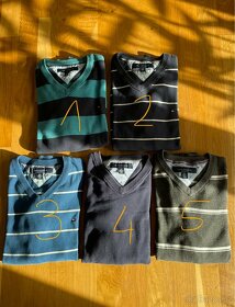 svetry (cena za ks) Tommy Hilfiger sweaters v-neck size S - 13