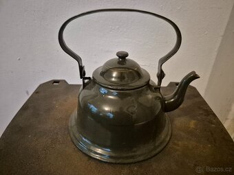 Holandská litinová kamna s konvicí na vodu - 13