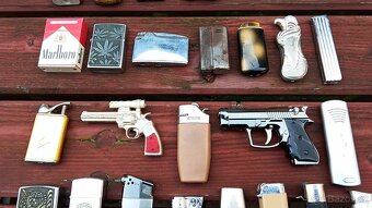 Stare zapalovače ,nůžky ,hodinky ,autíčka . - 13