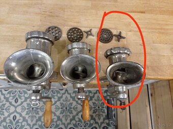 Ruční mlýnek na maso. - 13