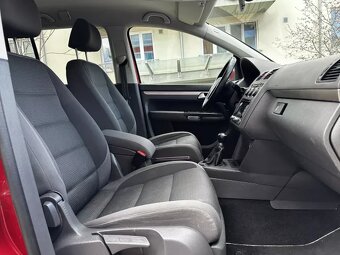 Volkswagen Touran 1.4 TSI 103kW Freestyle Navi Xenony 7 míst - 13