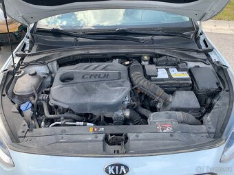 KIA CEED SW CD 1,6 CRDi 2019 Automat 1. majitel - 13