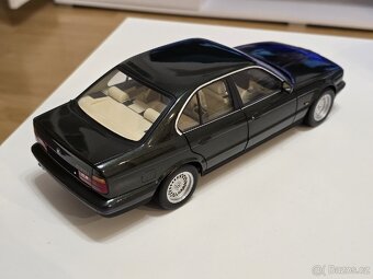 1:18 BMW E34 Minichamps - zelená (1. vydání) - 13