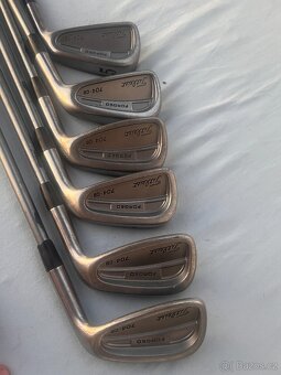 Titliest CB 704 + Taylor Made M2 driver + TM Putter + wedge - 13