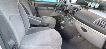 Peugeot 807 2.2  94kw 7 míst - 13