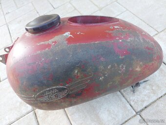 Jawa CZ 175 kyvacka - nadrz - 13