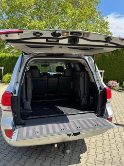 TOYOTA LAND CRUISER 4,5 D L200 TOP STAV - 13