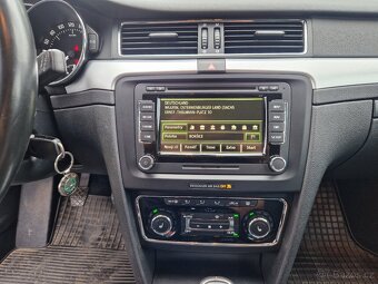 Škoda Superb 2 combi 2,0 TDI facelift , navi, xenony - 13