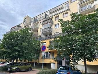 Pronájem bytu 1+KK ulice Zakšínská Praha 8 Střížkov - 13