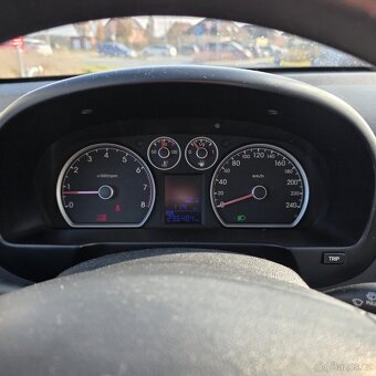 Hyundai I30 hatchback 1.4i r.v2008 - 13