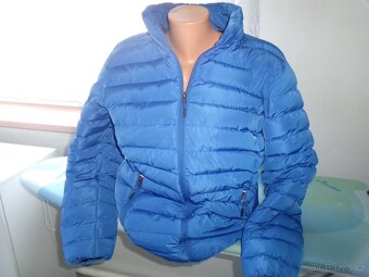 PLNÁ KRABICE DÁMSKÉHO OBLEČENÍ VEL.XL AJ - 13