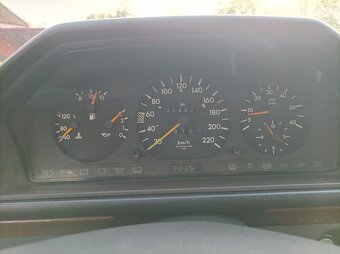 Mercedes E250D W124 - 13