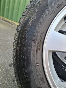 Kola Volvo XC60 Nokian 235/65 R17 - 13