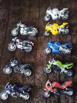 Modely motorek 1:18 Maisto - 13