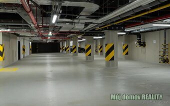 Pronájem nadstandardního bytu 2+kk (72 m) s terasou (7,5 m)  - 13