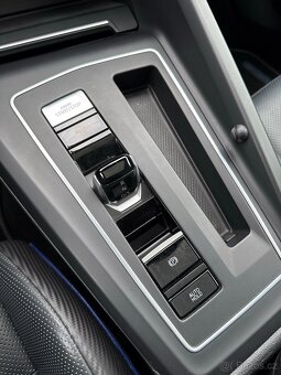 Volkswagen Golf R PERFORMANCE DSG 4x4 2.0 TSI 235 kW - 13