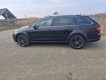 Škoda Octavia-Scout - 13