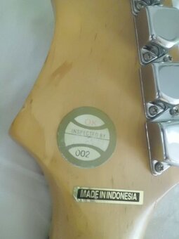 Pěkná starší Elektrická Kytara Epiphone - Model  S 210 / VS - 13