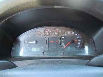 VW Transporter 1.9TDi 63kw(85hp) r.v.5/2004 - 13