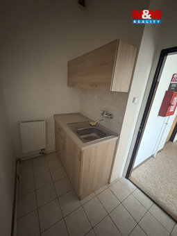 Pronájem kancelářského prostoru, 500 m², Háje - 13