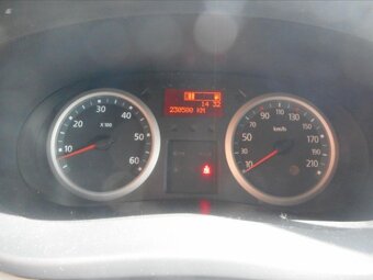 Renault Trafic,2,0 DCi 9 Míst - 13