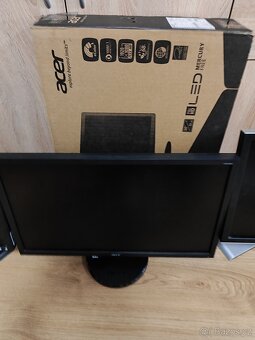 Funkční DELL monitory až 24" USB,DP,DVI a VGA - 13