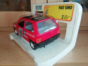 Fiat Uno bburago 1:24 Made In Italy - 13