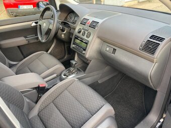 VOLKSWAGEN TOURAN DSG 2,0TDi 5míst záruka km - 13