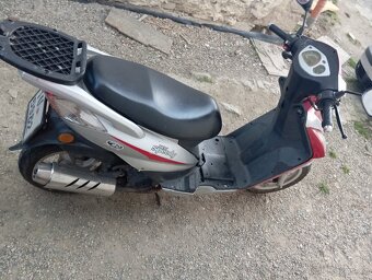 Yuki New Speedy 50ccm + kufr - 13