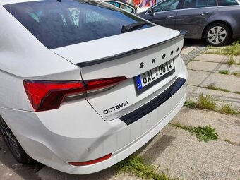 SKODA OCTAVIA 4 IV spoiler kridlo lipko na kufor - 13