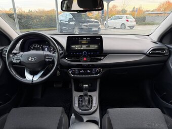 Hyundai i30 fastback 1.5 t-gdi 118 kw / 2022 - 13
