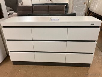 Komoda částečně prosklená/vitrína.Nová - 13