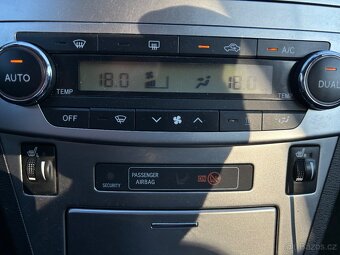 Toyota Avensis 2,0D 2013 rok - 13