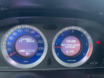 Volvo XC60 2.4 D5 151 kW • AWD 4×4 • R-Design • Manuál • - 13