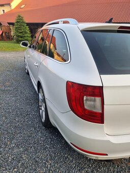 Škoda superb combi 2L 103kw r.v. 2011 - 13
